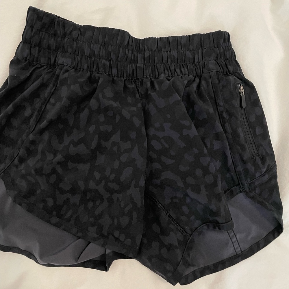 Lululemon tracker shorts 4” size 4